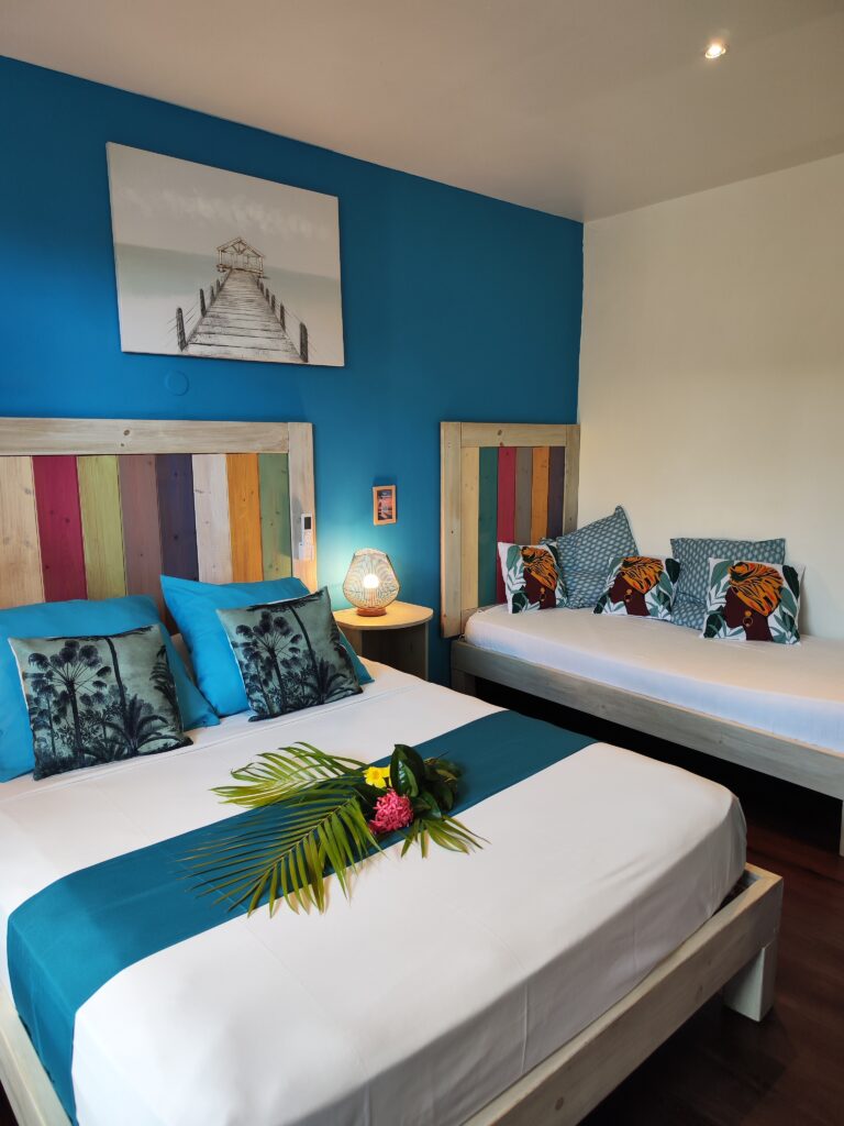 Chambre double avec lit Queen size